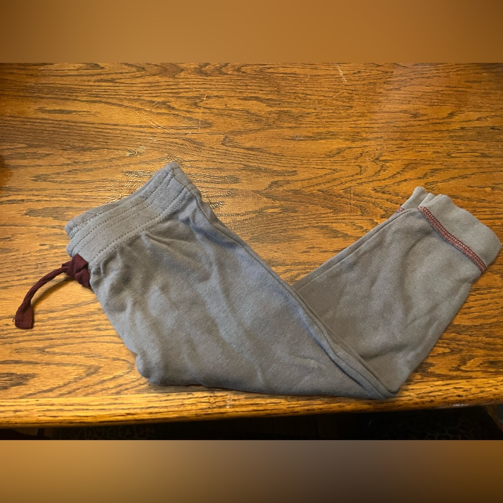 Charcoal Gray Relaxed Fit Sweatpants for Casual Comfort